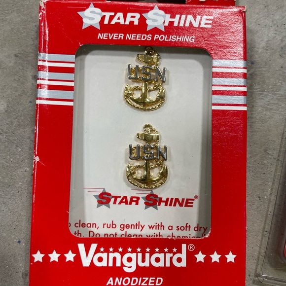 Vanguard United States Navy Lot of 4 pins NEW Military Anchor Star Shine - Picture 2 of 6